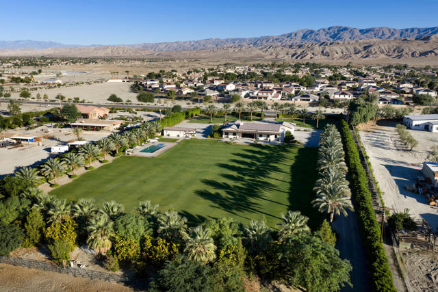 79665 Avenue 38, Indio CA: https://media.crmls.org/mediaz/351a250e-5692-4baf-9379-db4c60214495.jpg