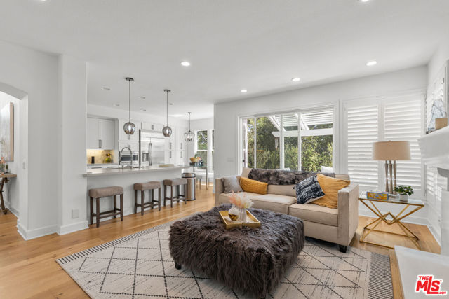 4370 Park Monte Nord, Calabasas CA: https://media.crmls.org/mediaz/351afd12-ad53-4f7d-80a2-1317bd7bb956.jpg