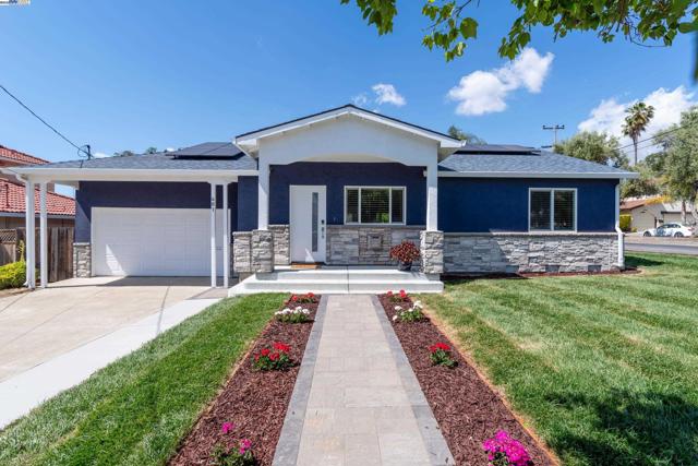 401 Emerson St, Fremont CA: https://media.crmls.org/mediaz/351b5c73-28ad-4e07-9534-15ed6bdea64e.jpg