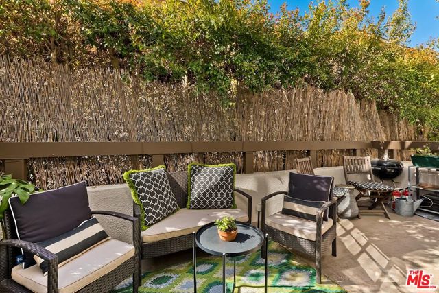 1405 Washington Avenue, Santa Monica CA: https://media.crmls.org/mediaz/351b6258-c19f-408d-a38e-f1c493663504.jpg