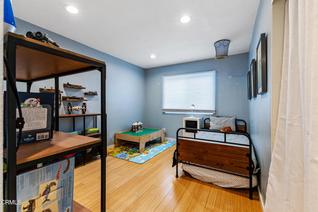 Detail Gallery Image 32 of 47 For 11912 Riverside Dr #20,  Valley Village,  CA 91607 - 2 Beds | 3 Baths