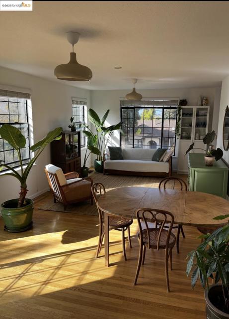 1001 ORDWAY, Albany CA: https://media.crmls.org/mediaz/351b7d1c-4d2f-4f89-ab8c-9dd8158b84f9.jpg