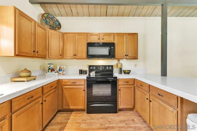 Image 19 of 64 For 28967 Oak Ln