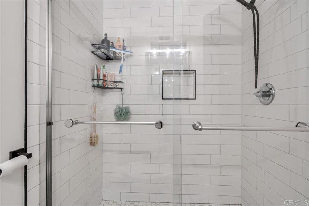 https://media.crmls.org/mediaz/351bd064-b808-4923-a938-980192020465.jpg?preset=X-Large