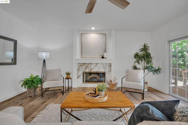 805 Devonshire Loop, Brentwood CA: https://media.crmls.org/mediaz/351be18e-e433-4968-af1f-a0514499edb4.jpg