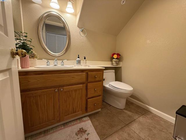 1789 Corte Sueno, Livermore CA: https://media.crmls.org/mediaz/351c2e24-ad0e-4ab7-88e4-c8acc2653977.jpg