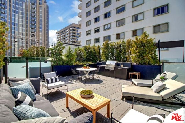 10777 WILSHIRE Boulevard, Los Angeles CA: https://media.crmls.org/mediaz/351c8170-1ab0-4fcc-8e10-b56e3366b361.jpg