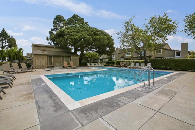 1045 Grebe Street, Foster City CA: https://media.crmls.org/mediaz/351d231e-7946-42a9-9e14-e908ab0e85f3.jpg