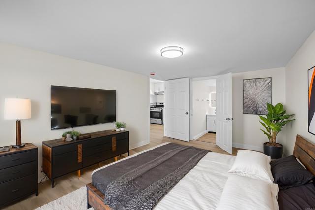 Image 11 of 21 For 2215 Bonita Street