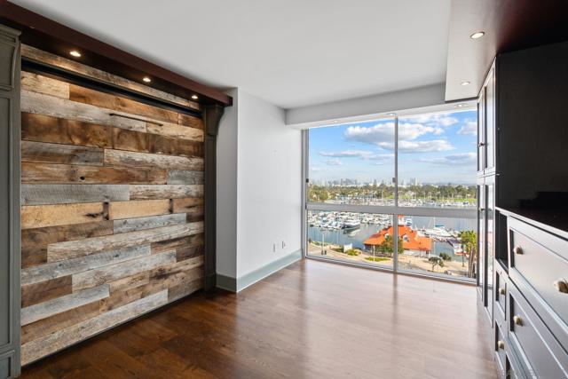 1710 Avenida Del Mundo, Coronado CA: https://media.crmls.org/mediaz/351e66a2-92f8-483b-9c6e-872222cf5b95.jpg