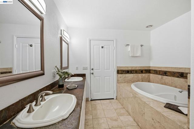 6387 Narcissus Ave, Newark CA: https://media.crmls.org/mediaz/351ef64a-f259-4abe-bdf5-07ee6ef1b68f.jpg