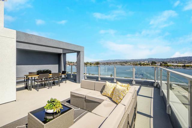 2388 Stanford Street, Alameda CA: https://media.crmls.org/mediaz/351f1737-4aba-46a4-b120-0ff3bec75888.jpg