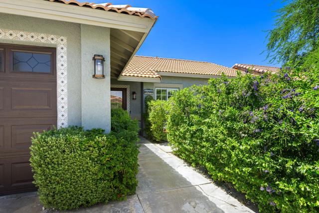31465 Whispering Palms Trail, Cathedral City CA: https://media.crmls.org/mediaz/351f372b-e79d-45a5-aadd-105be9695779.jpg