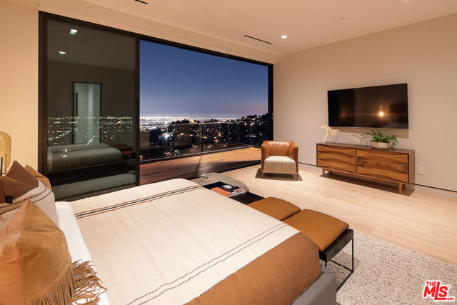 2371 Achilles Drive, Los Angeles CA: https://media.crmls.org/mediaz/351f5052-f6ef-4369-ad55-f95db8f48076.jpg