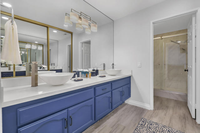 77576 Calle Las Brisas N, Palm Desert CA: https://media.crmls.org/mediaz/35203457-79fc-4b24-b27c-2edb41f293f6.jpg