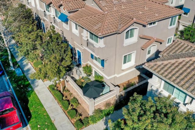 4031 Aidan Cir, Carlsbad CA: https://media.crmls.org/mediaz/35203b56-6700-4305-8929-a206c734e912.jpg