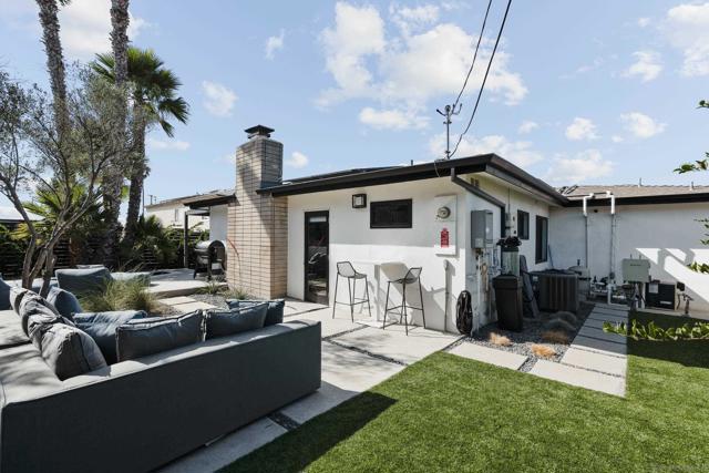 5511 Trinidad Way, San Diego CA: https://media.crmls.org/mediaz/35206149-4160-4c47-b24a-64fc6a8db3ce.jpg
