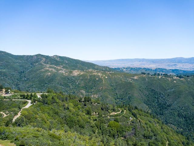 110 Silverline Road, Los Gatos CA: https://media.crmls.org/mediaz/35218772-e8bd-4771-8225-1d013be22ac7.jpg