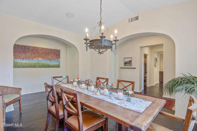 5309 Via Rincon, Newbury Park CA: https://media.crmls.org/mediaz/3521b543-fa87-41c0-b309-9bf73c7f2ebd.jpg