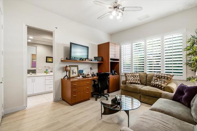 384 Tomahawk Drive, Palm Desert, CA 92211