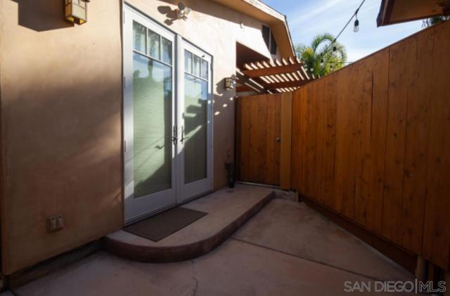 Image 2 of 12 For 1060 Aloha Dr
