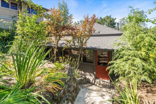 25 Grove Street, Los Gatos CA: https://media.crmls.org/mediaz/35223050-52f9-4516-b831-a85e3cb7a160.jpg