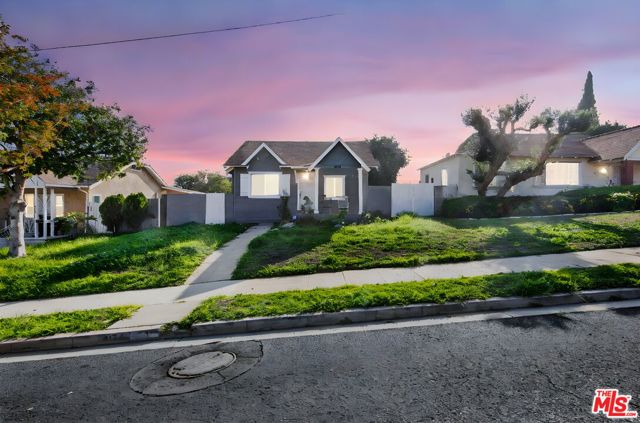 4124 W 64th Street, Inglewood CA: https://media.crmls.org/mediaz/35223ea9-954f-429c-8b2d-316939744c5f.jpg