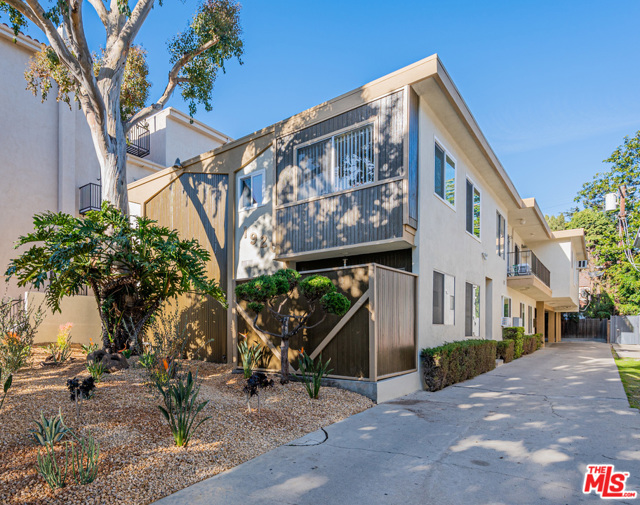 1920 Manning Avenue Los Angeles, California 5-2br 2ba units, 1-1 br 1 ba unit, and 1 bachelor unit. Spacious units - income has upward potential - #7 upgraded and recently rented - EQ Retrofit work completed per City of Los Angeles requirements. Great location - great potential. Unit Types are actual Unit #'s. - Unit #3 monthly income combined $1,915 and $1,652 respectively. Virtual tour is of recently vacancy/leased unit #7 Contact listing agent for clear rent roll, etc.