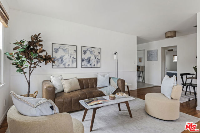 21109 Longworth Avenue, Lakewood CA: https://media.crmls.org/mediaz/3522741b-00fa-437a-9160-5f0327c3463c.jpg