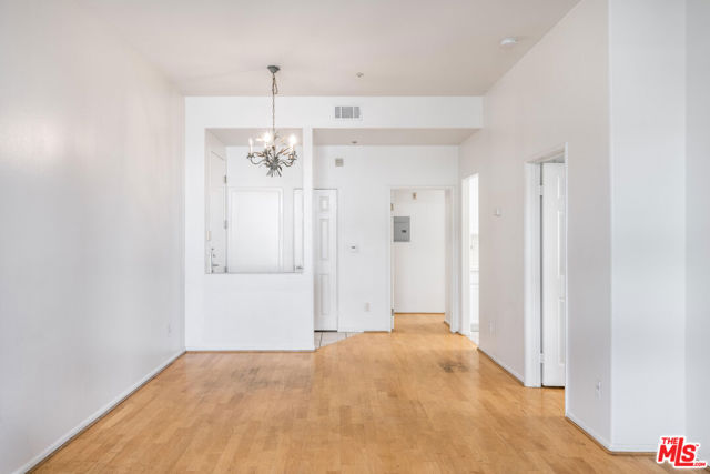 6922 Knowlton Place, 103 photo 3