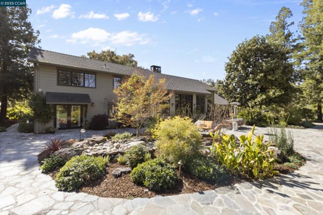 350 Pine Creek Rd, Walnut Creek CA: https://media.crmls.org/mediaz/35232bca-9883-473e-908b-d7b37072544f.jpg