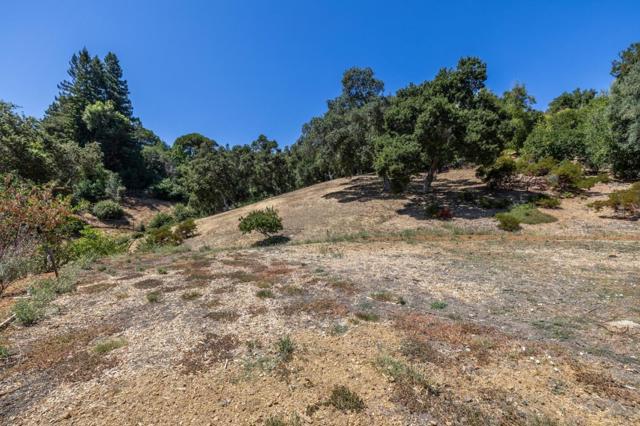 941 High Road, Woodside CA: https://media.crmls.org/mediaz/35233592-d23e-46d5-81d4-5bb00c368591.jpg