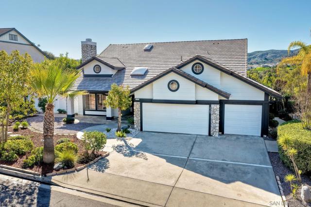 2785 Canyon Oak Pl, Escondido CA: https://media.crmls.org/mediaz/352340cb-1b60-4c25-b7ee-a5269bcd19df.jpg