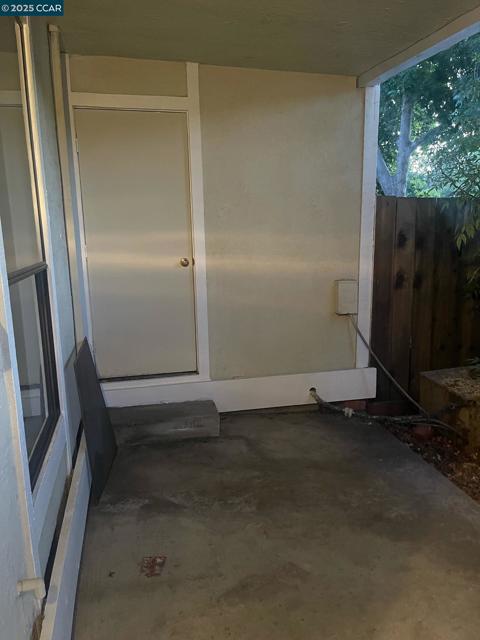 1140 Detroit Avenue, Concord CA: https://media.crmls.org/mediaz/352354f2-af6e-41ea-8d6c-7638e666a169.jpg