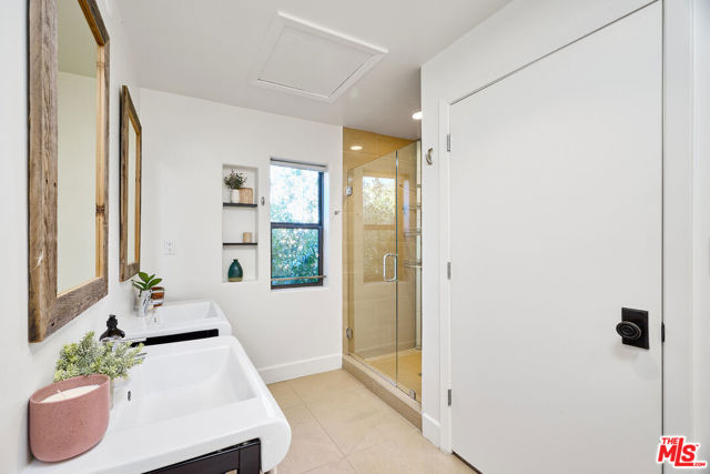 2121 Virginia Avenue, Santa Monica CA: https://media.crmls.org/mediaz/35239e3f-5a9d-4312-b5ce-84fb336db67b.jpg