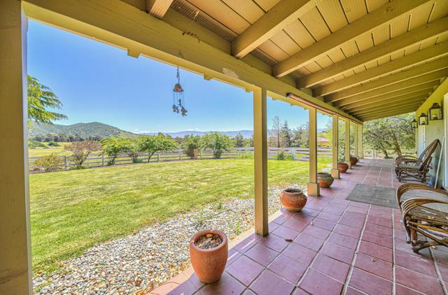 29225 Chualar Canyon Road, Chualar CA: https://media.crmls.org/mediaz/3523e1b3-913f-472d-9168-8f493bd1aa8a.jpg