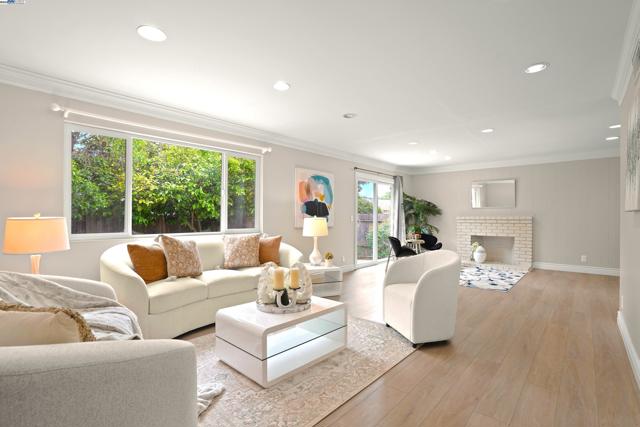 501 Amherst Ct, San Ramon CA: https://media.crmls.org/mediaz/35249b62-46ed-4114-ae98-8c9a58f5cdf7.jpg