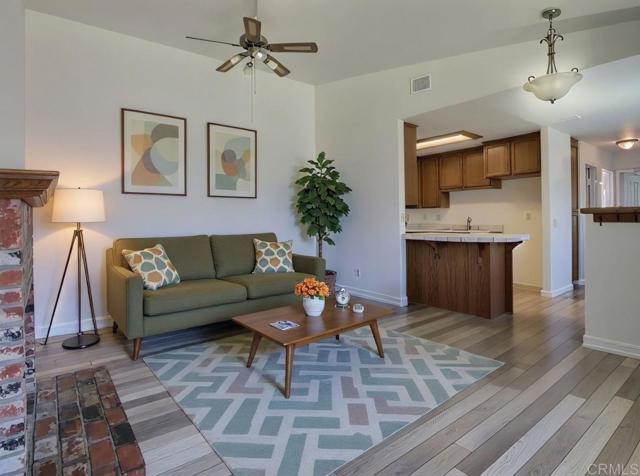 Detail Gallery Image 7 of 20 For 1135 Peach Ave. #C,  El Cajon,  CA 92021 - 3 Beds | 2 Baths