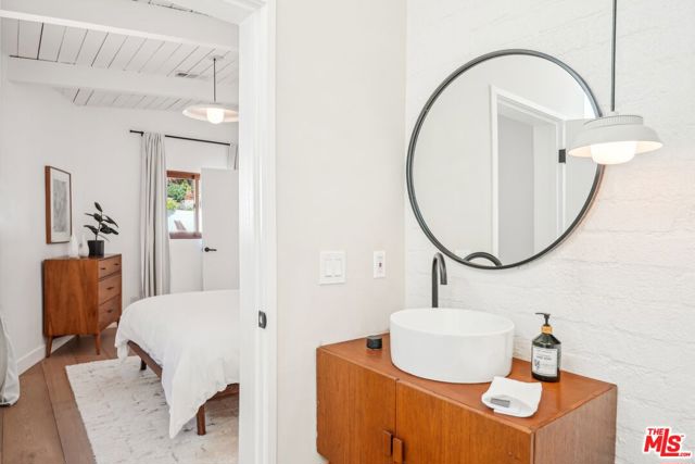 2145 Sunset Crest Drive, Los Angeles CA: https://media.crmls.org/mediaz/3524b07b-776d-40d2-9e9c-06a3c18df534.jpg