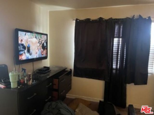 2223 E Oris Street, Compton CA: https://media.crmls.org/mediaz/35251a09-c386-48f5-affb-dfccdf6c102c.jpg
