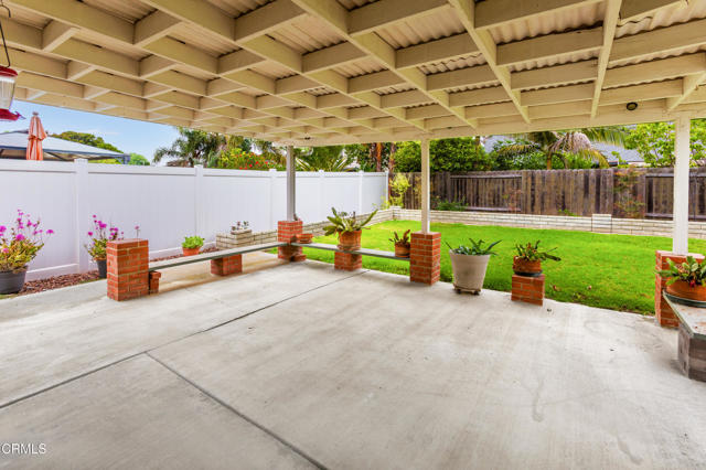 2060 Olga Street, Oxnard CA: https://media.crmls.org/mediaz/3525327a-2624-4f23-a76a-b0aac878326a.jpg