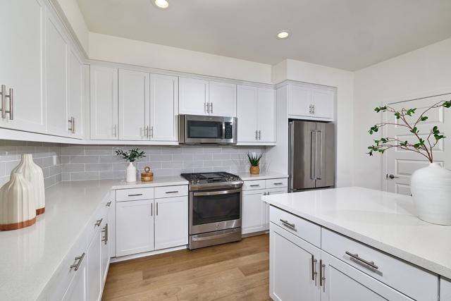 6140 Colt Place, Carlsbad CA: https://media.crmls.org/mediaz/35261a27-0c1c-4008-9434-997426bd601b.jpg