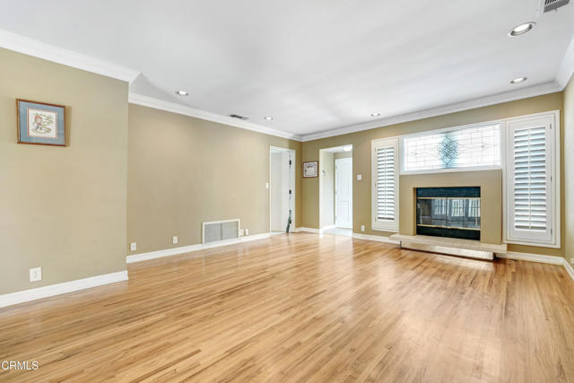 846 W Hillcrest Boulevard, Monrovia CA: https://media.crmls.org/mediaz/35264d26-4404-43a2-8762-cbdf8d01fb0b.jpg