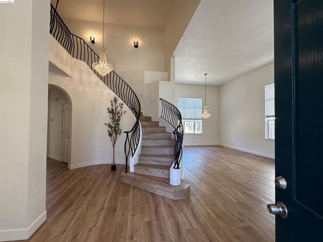 Image 1 of 22 For 1944 Mokelumne Dr