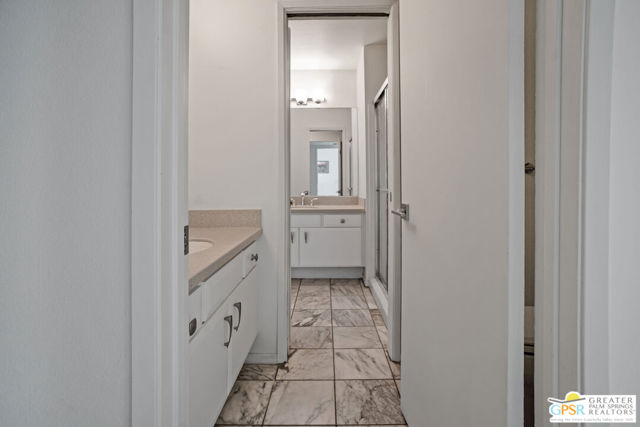 2365 S Oakcrest Drive, Palm Springs CA: https://media.crmls.org/mediaz/35267d85-5117-472b-9658-d3a7aca8e9d4.jpg