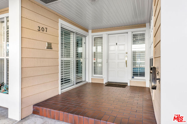 4342 Redwood Avenue, C307 photo 2