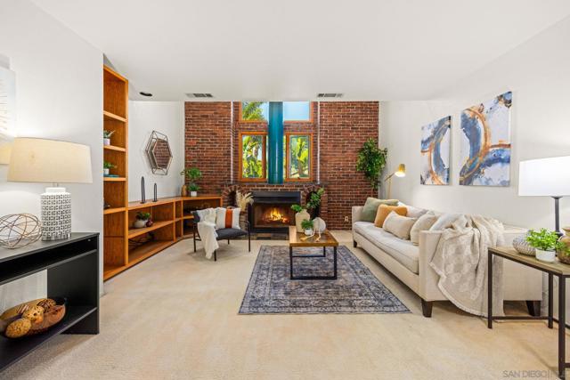 661 Union, Encinitas CA: https://media.crmls.org/mediaz/35282469-145c-45f6-a941-3082d1b4c3af.jpg