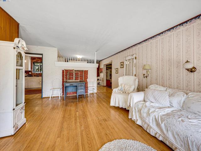 Image 4 of 40 For 4961 Wheeler Dr