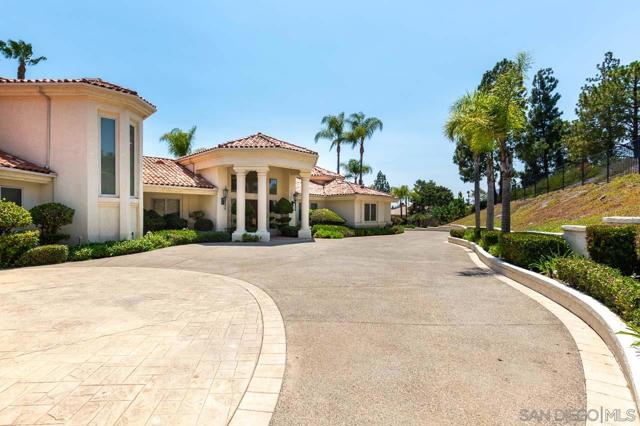 13388 Highlands Ranch Rd, Poway CA: https://media.crmls.org/mediaz/3528993b-af68-4958-95e3-66652cda0f7f.jpg