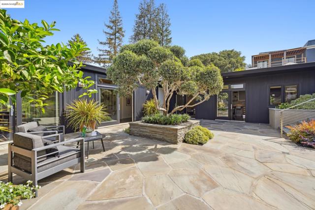 7 Requa Place, Piedmont CA: https://media.crmls.org/mediaz/3528d2cb-ec57-4b79-9b7b-aacb34548dc9.jpg